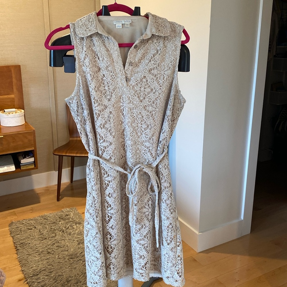 Sleeveless Collared Dress